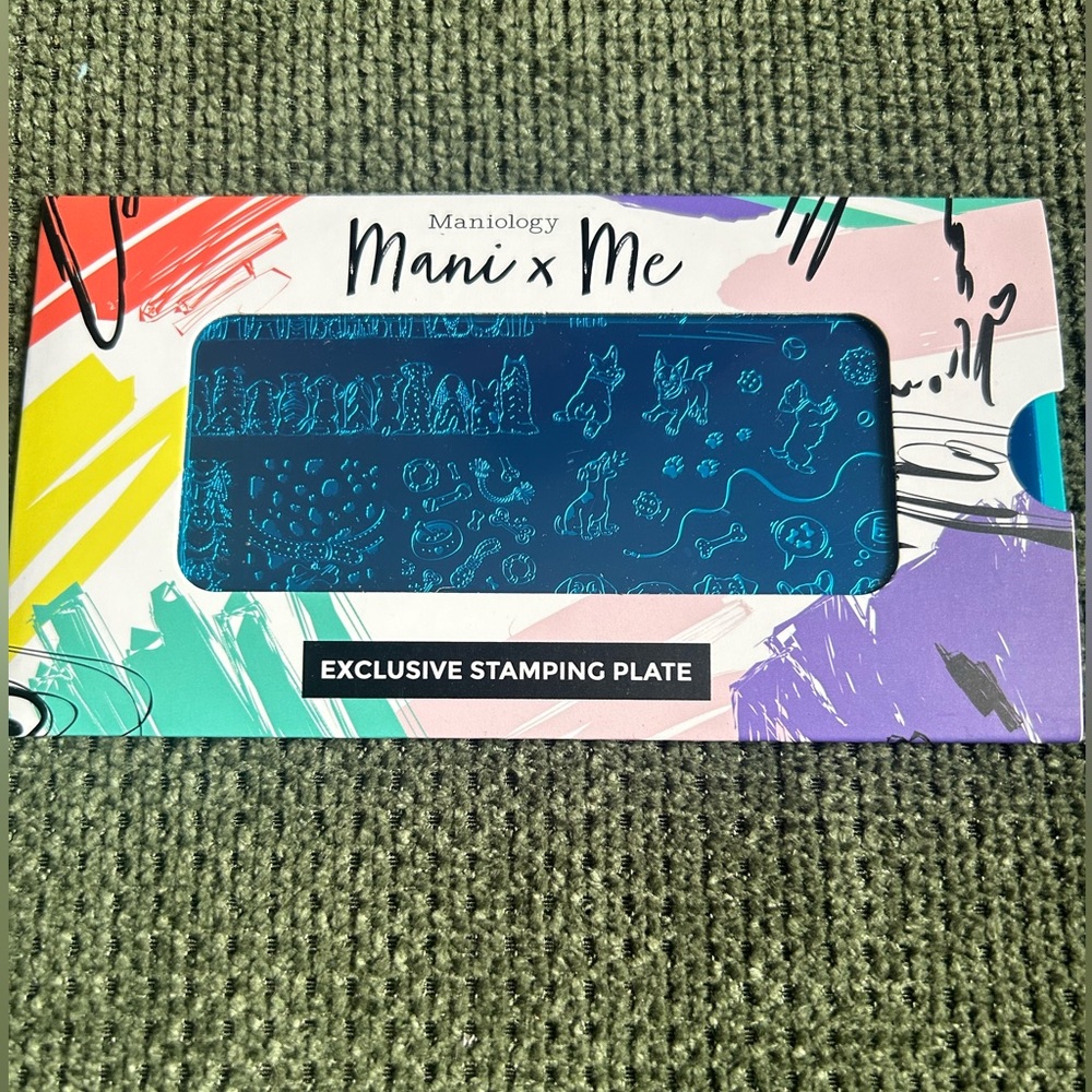 Maniology subscription exclusive nail plate- dog themed